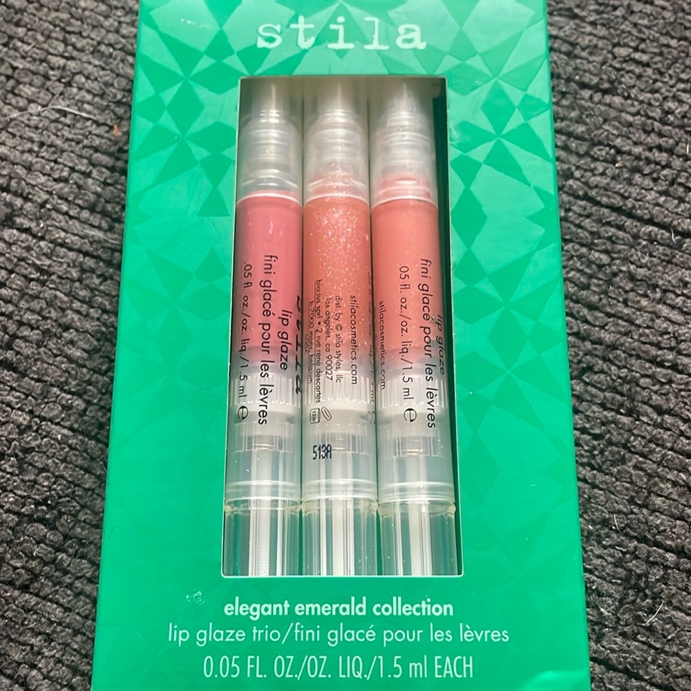 Stilla lip gloss